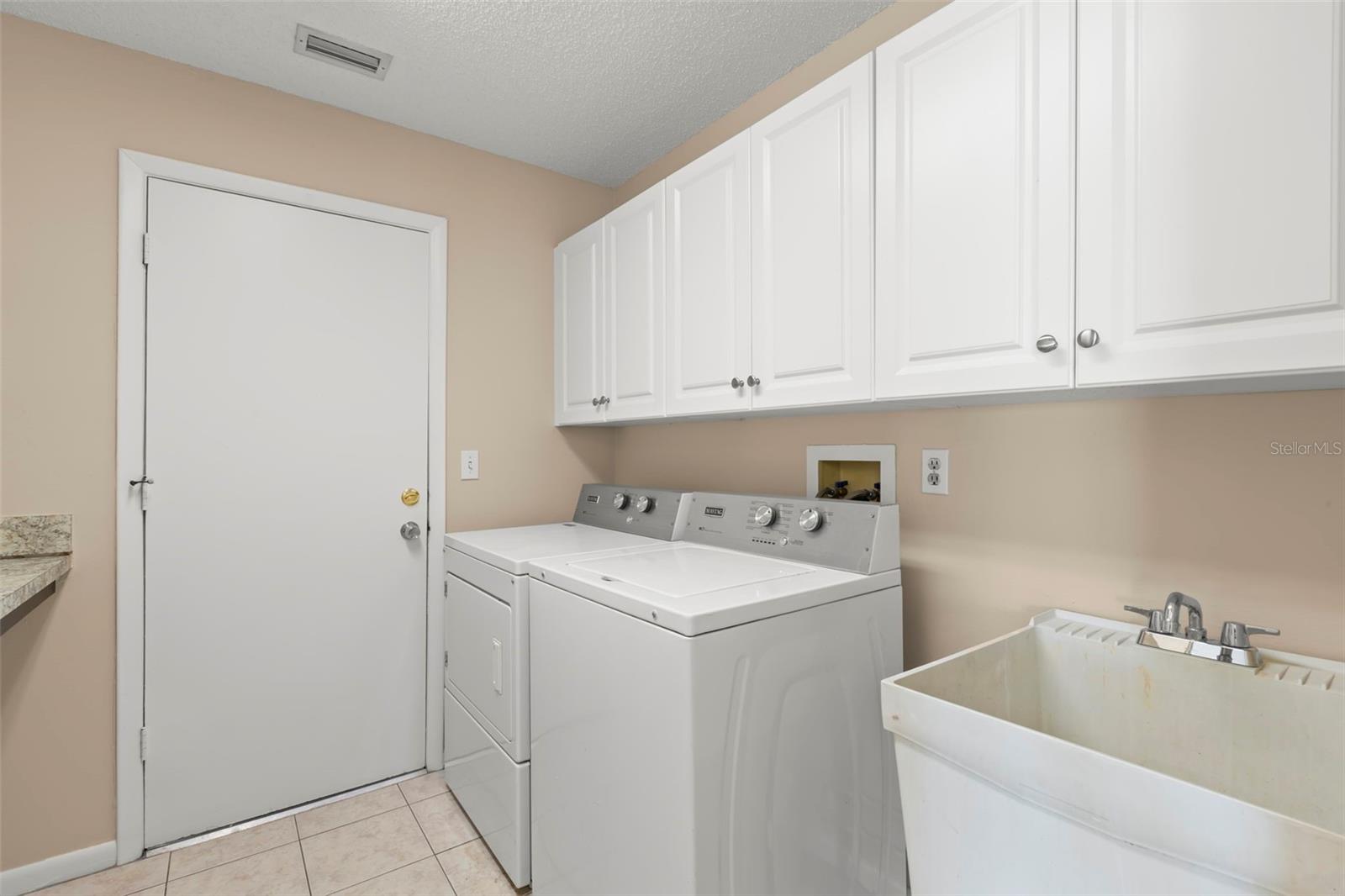 3261 PINE FOREST DR, PALM HARBOR, FL, 34684