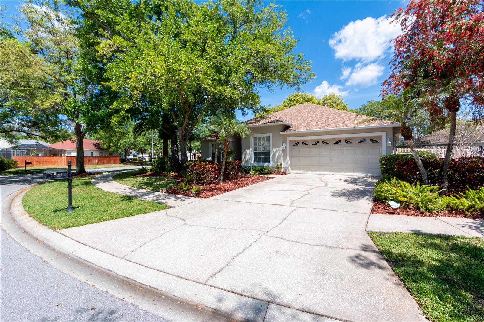 11704 DERBYSHIRE DR, TAMPA, FL, 33626