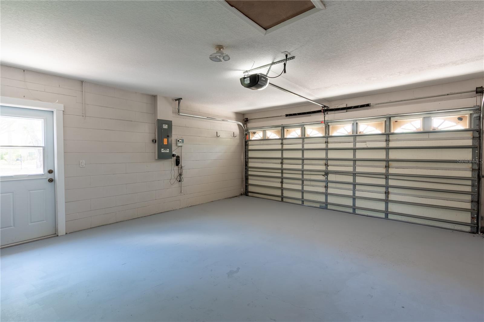 11704 DERBYSHIRE DR, TAMPA, FL, 33626