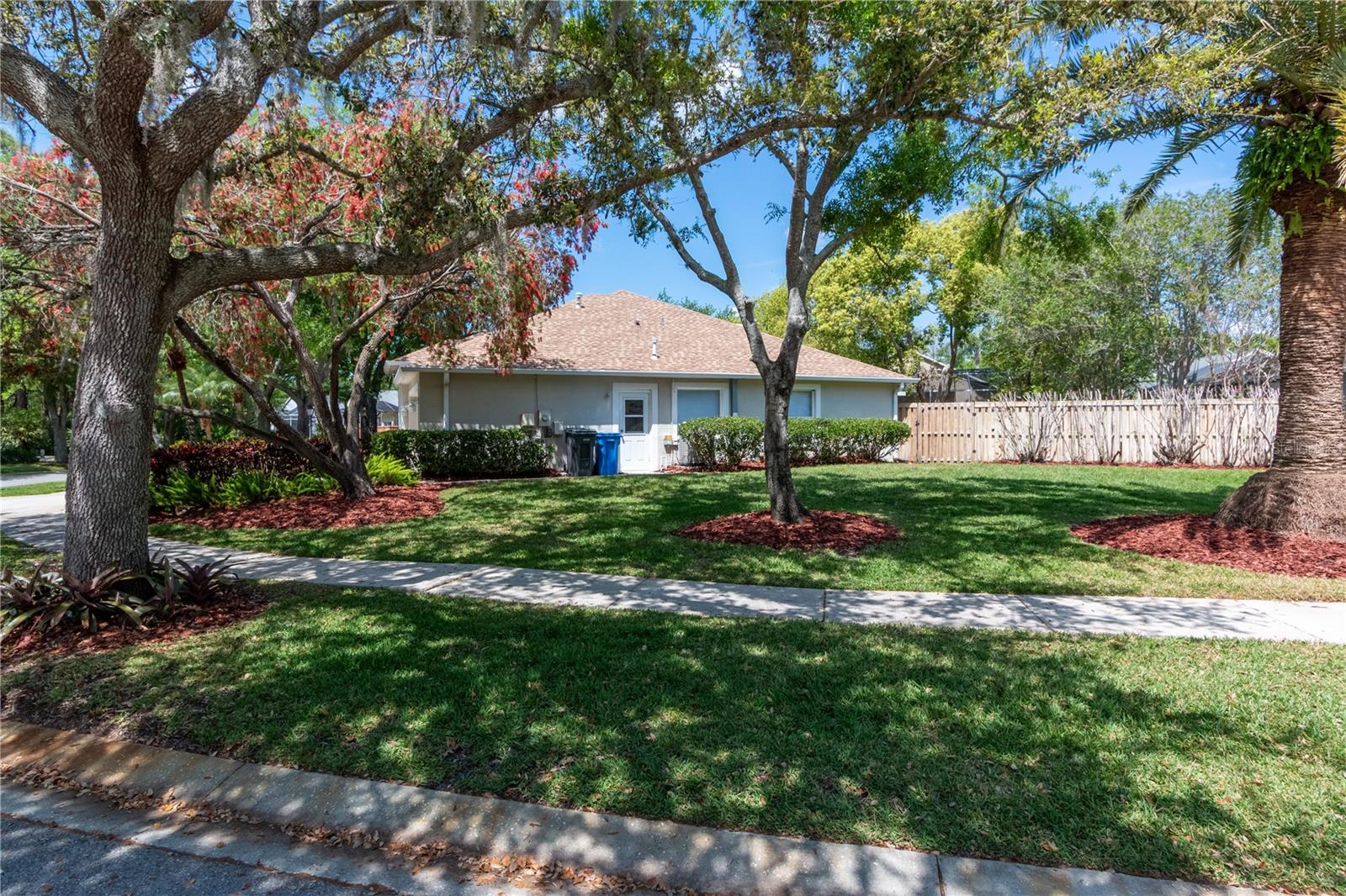 11704 DERBYSHIRE DR, TAMPA, FL, 33626