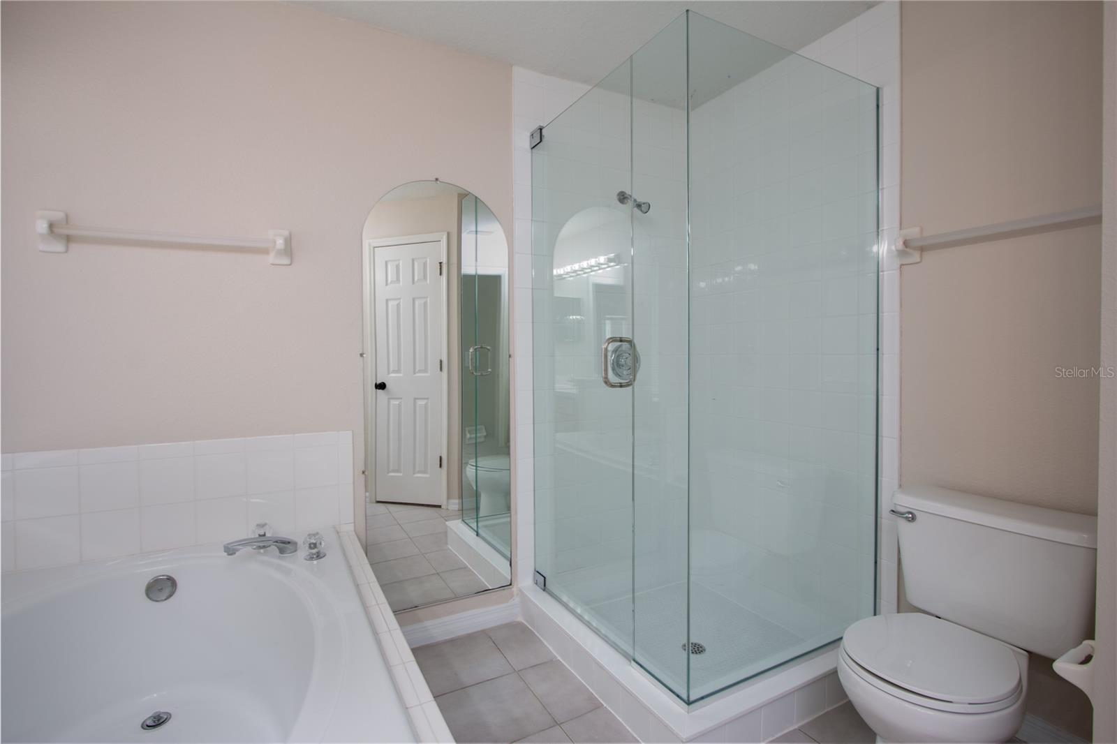 11704 DERBYSHIRE DR, TAMPA, FL, 33626