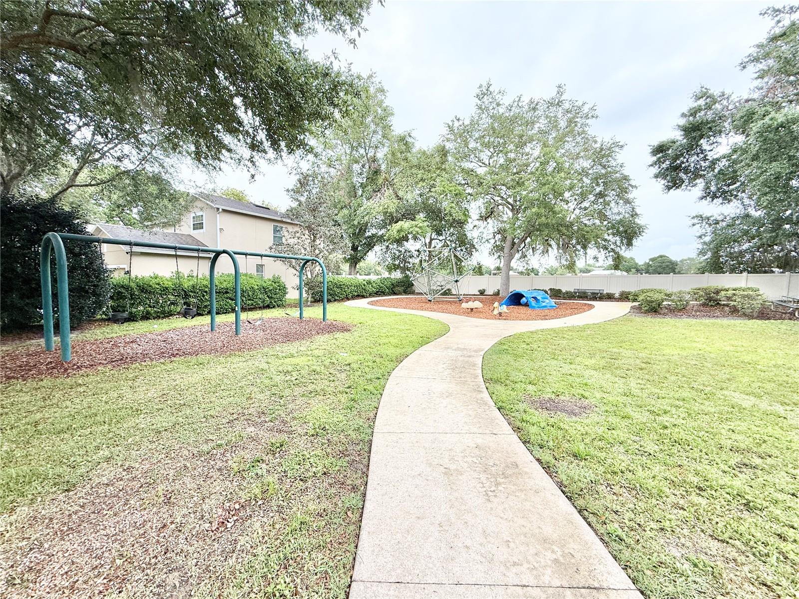 3275 OAK BROOK LN, EUSTIS, FL, 32736