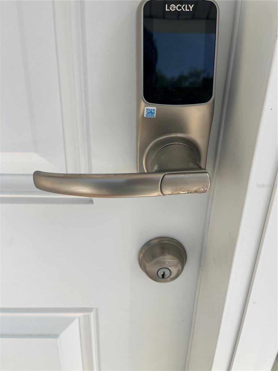 7015 COBBLEWOOD CT, TAMPA, FL, 33615