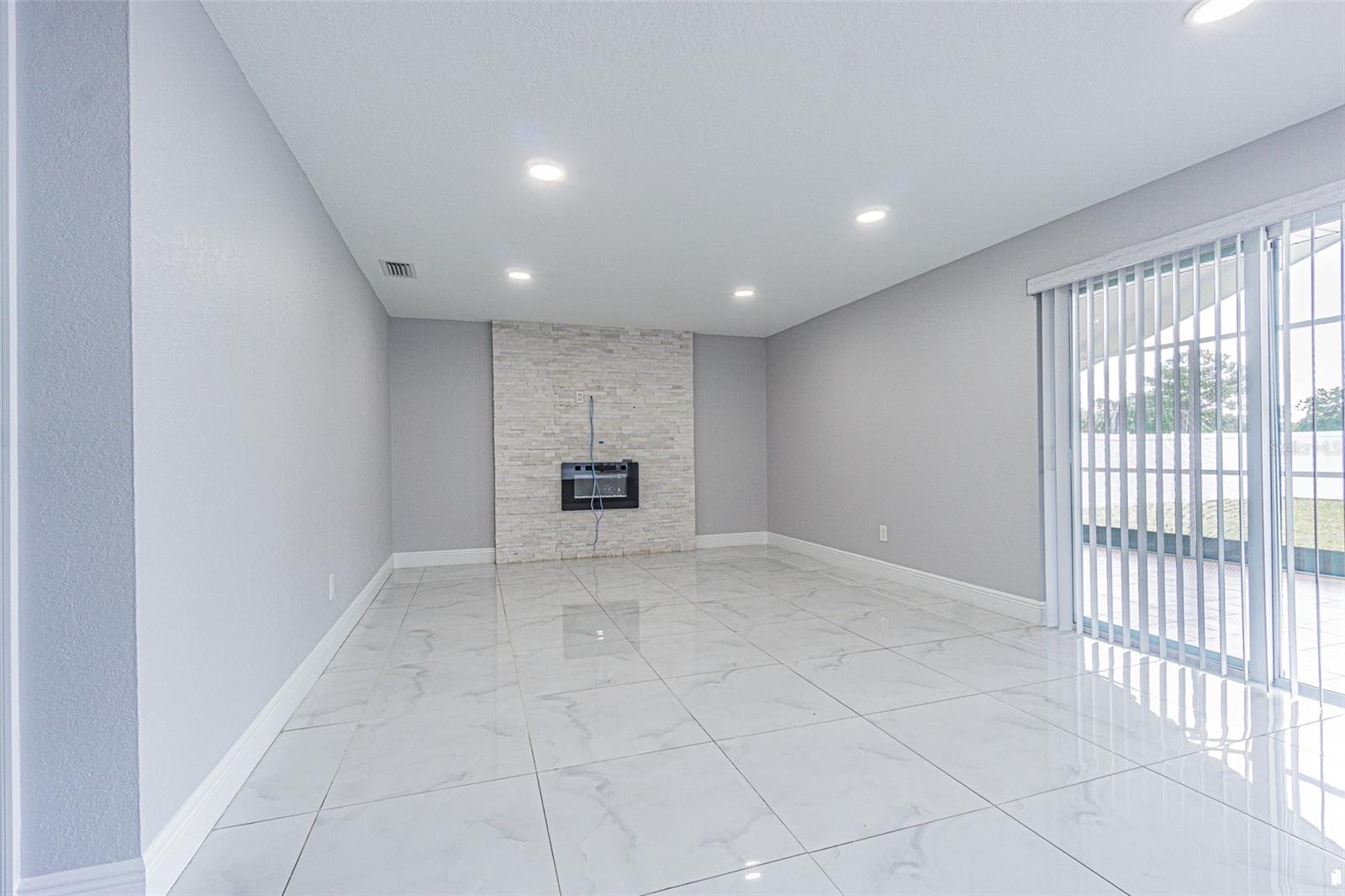 7015 COBBLEWOOD CT, TAMPA, FL, 33615