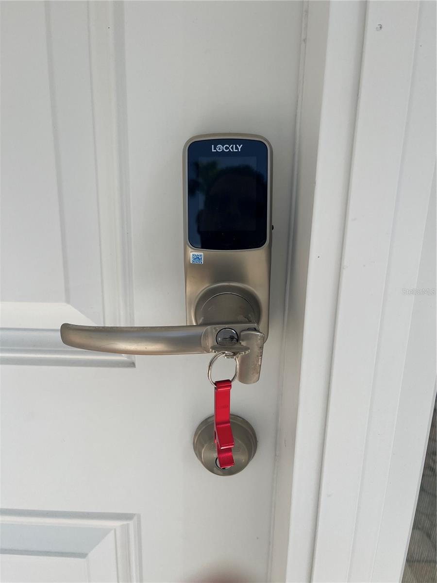 7015 COBBLEWOOD CT, TAMPA, FL, 33615