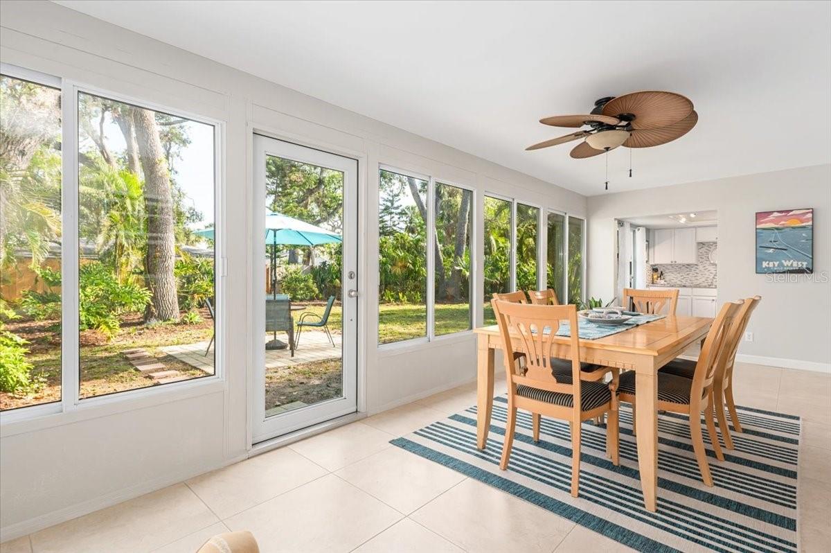 2933 MAYFLOWER ST, SARASOTA, FL, 34231