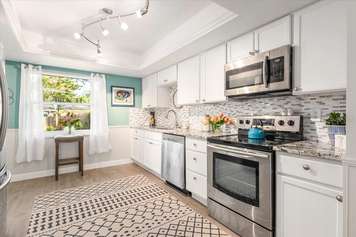 2933 MAYFLOWER ST, SARASOTA, FL, 34231