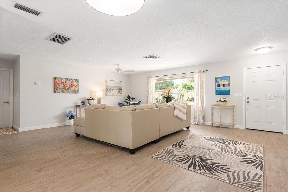 2933 MAYFLOWER ST, SARASOTA, FL, 34231