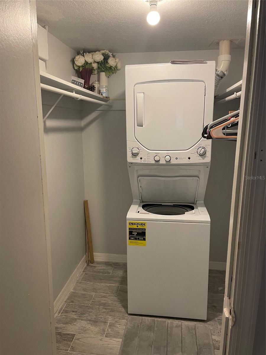 3873 POMPANO DR SE #B (Furnished), ST PETERSBURG, FL, 33705