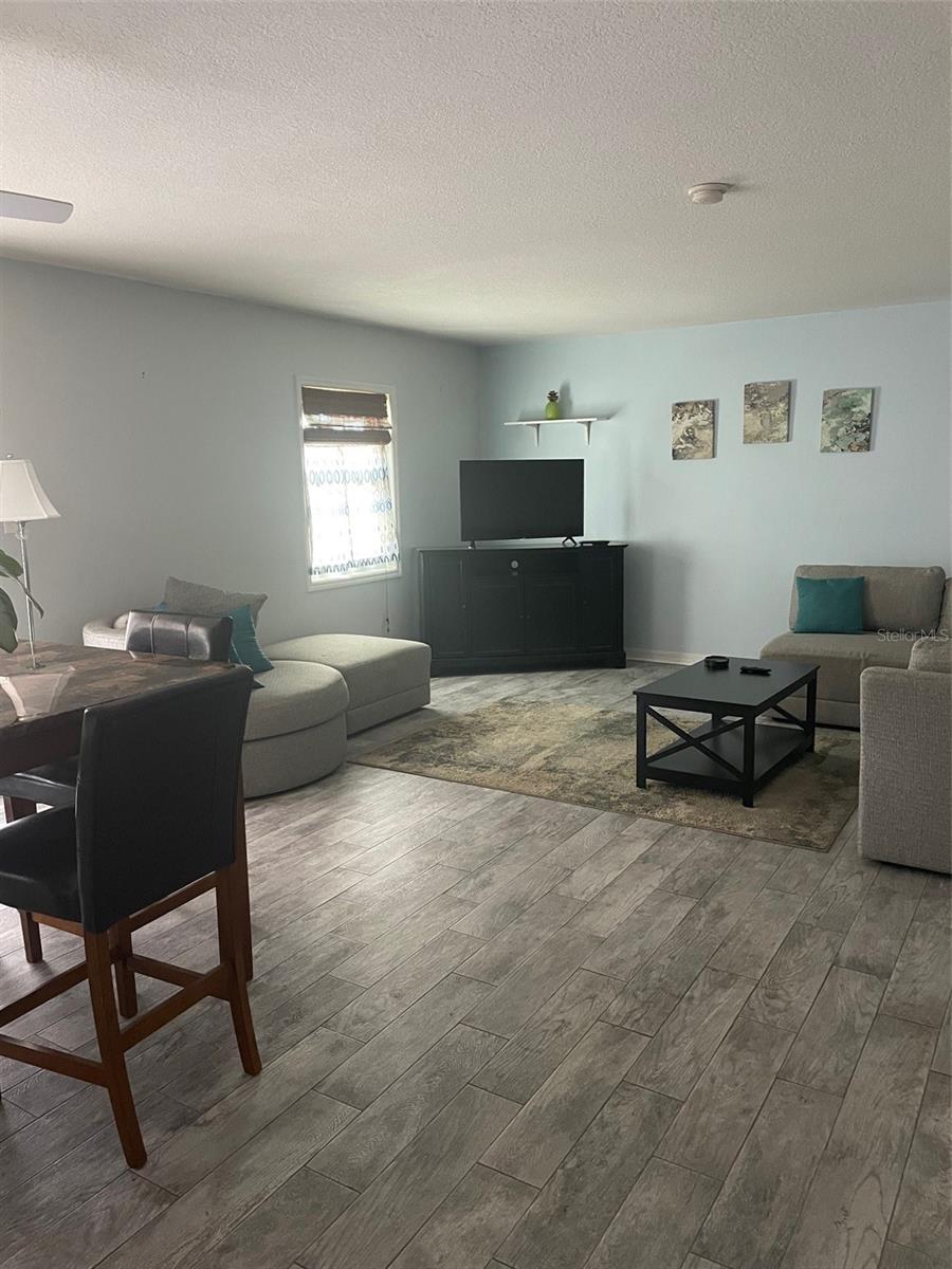 3873 POMPANO DR SE #B (Furnished), ST PETERSBURG, FL, 33705