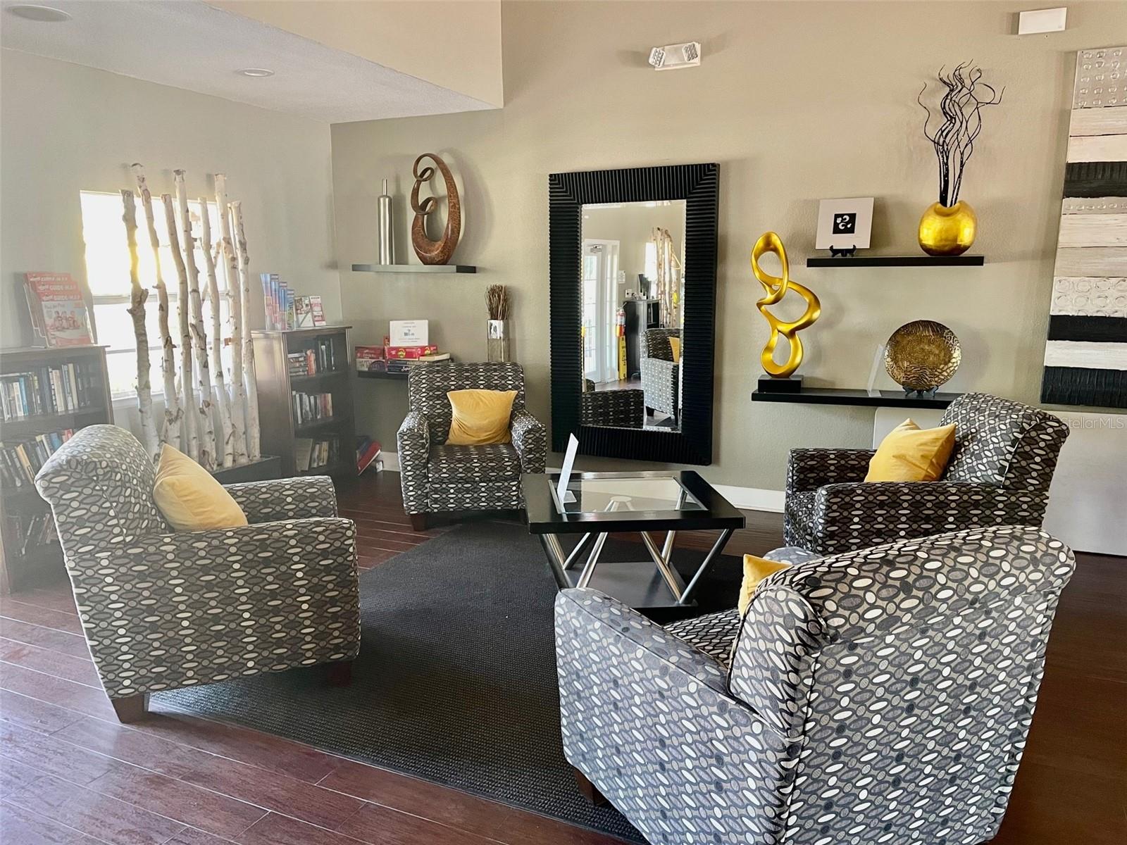 3873 POMPANO DR SE #B (Furnished), ST PETERSBURG, FL, 33705