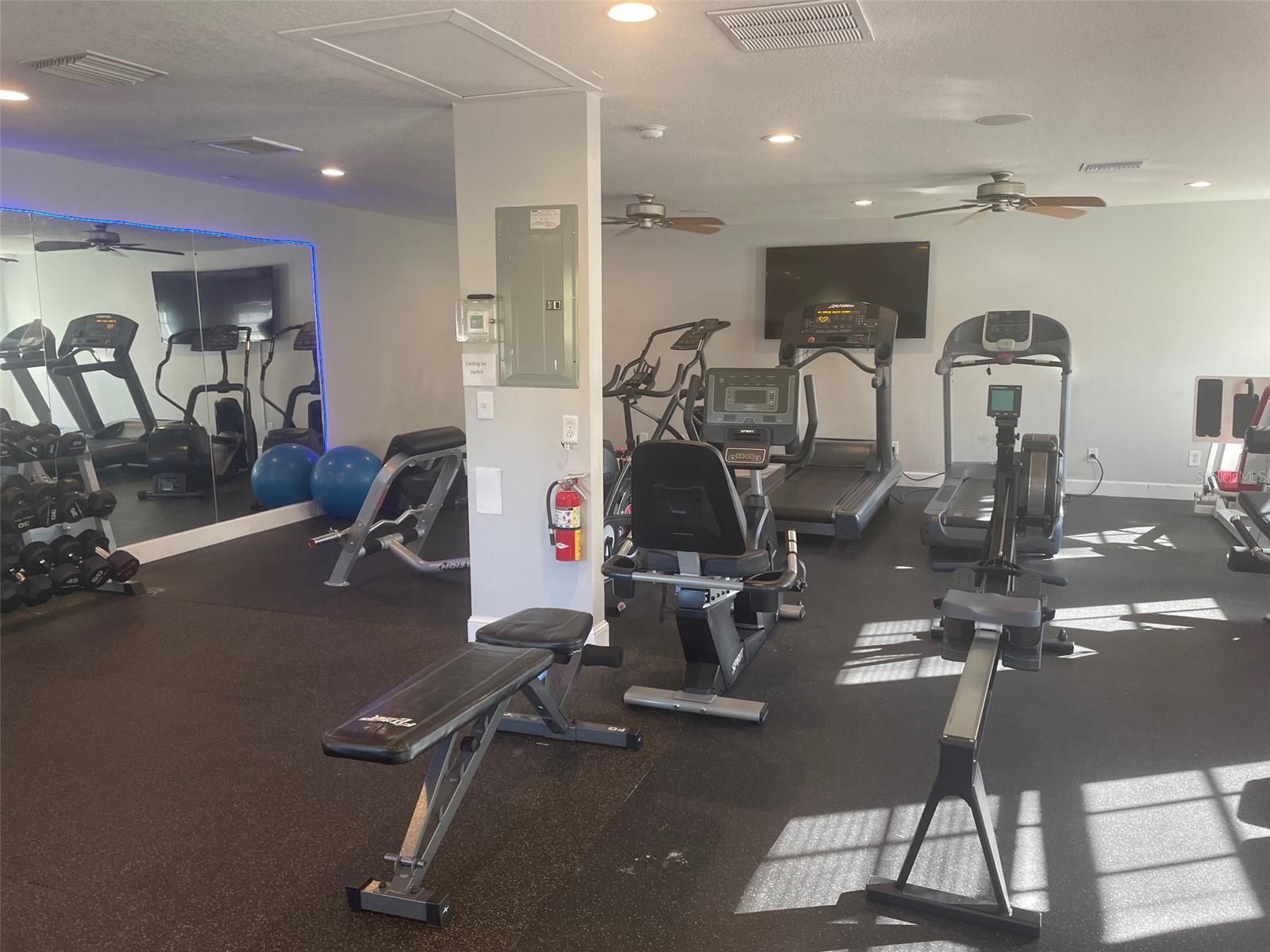 3873 POMPANO DR SE #B (Furnished), ST PETERSBURG, FL, 33705