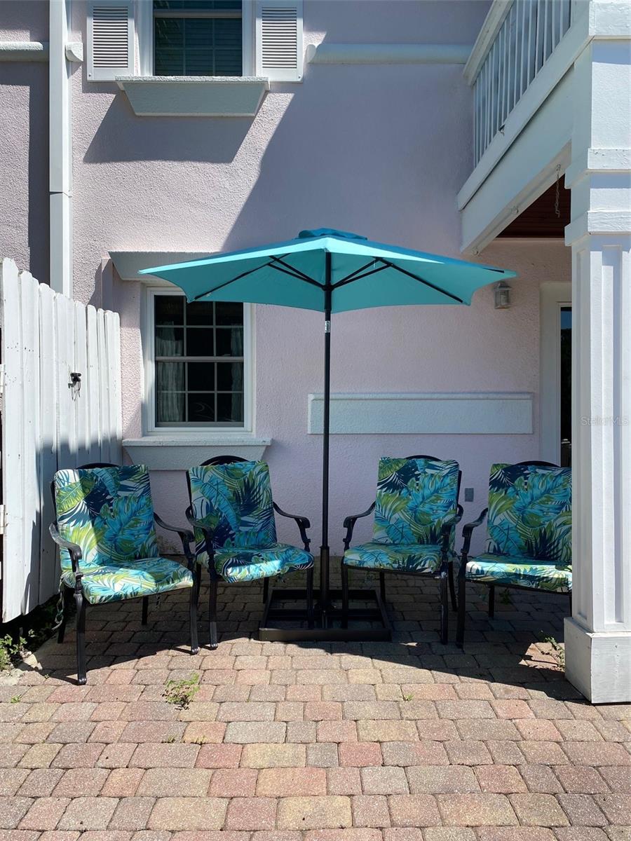 3873 POMPANO DR SE #B (Furnished), ST PETERSBURG, FL, 33705