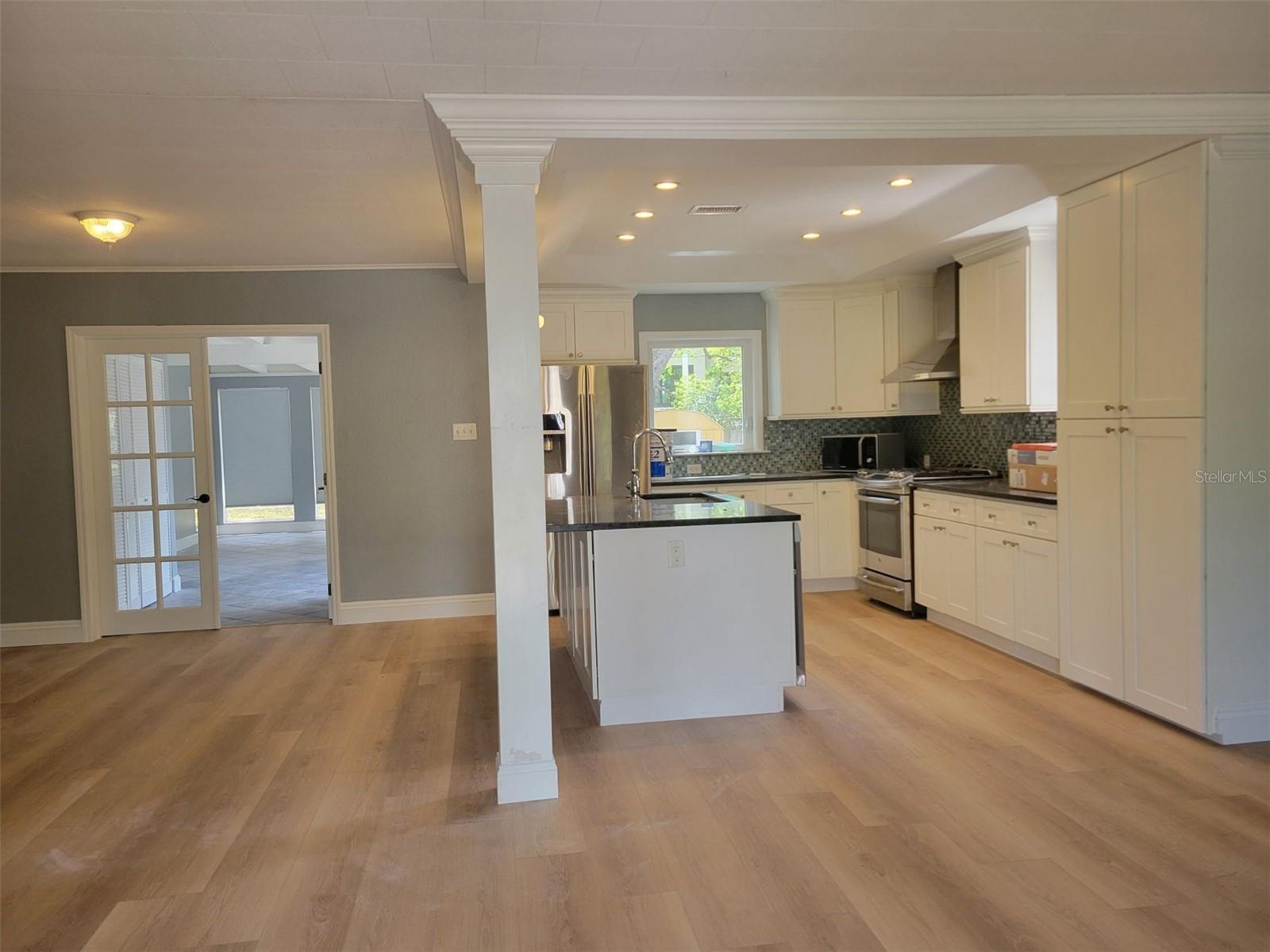 2912 W ALLINE AVE, TAMPA, FL, 33611