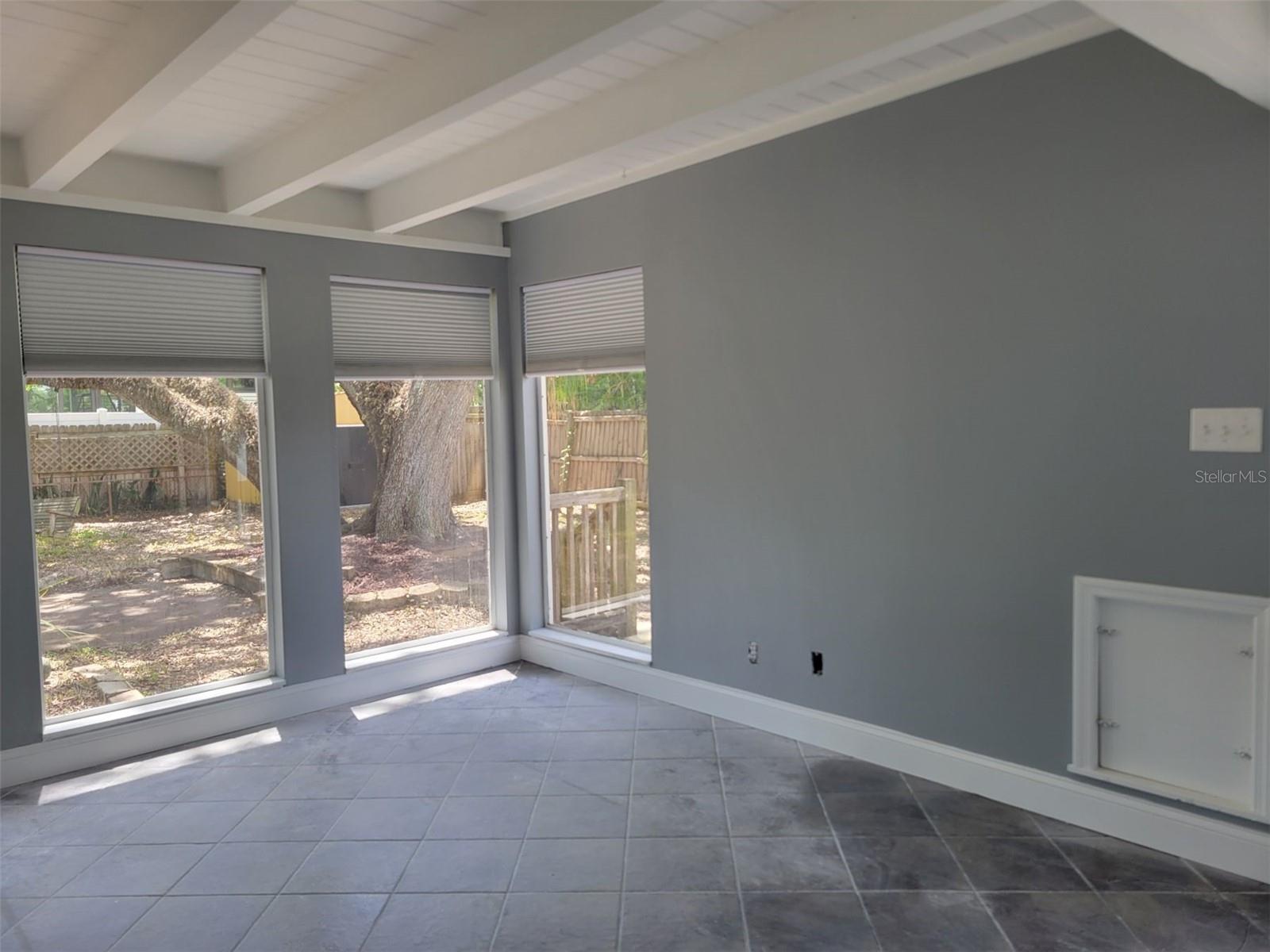 2912 W ALLINE AVE, TAMPA, FL, 33611