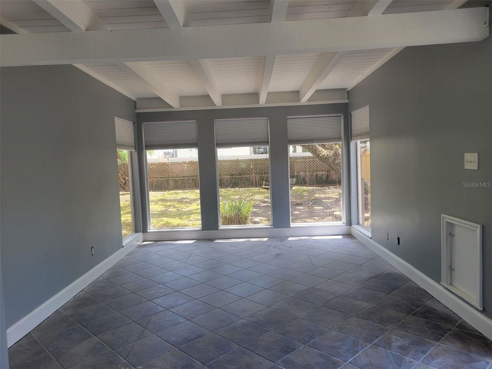 2912 W ALLINE AVE, TAMPA, FL, 33611