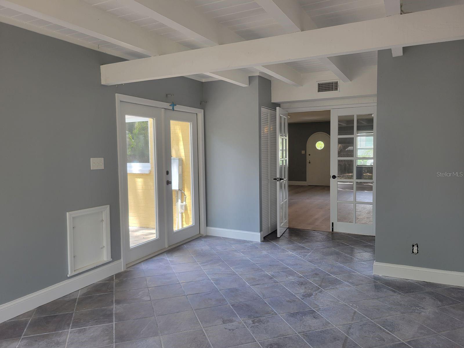 2912 W ALLINE AVE, TAMPA, FL, 33611