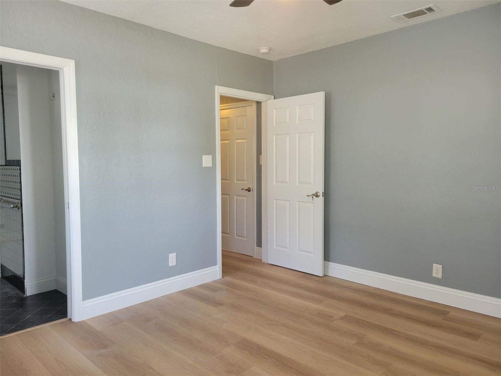 2912 W ALLINE AVE, TAMPA, FL, 33611