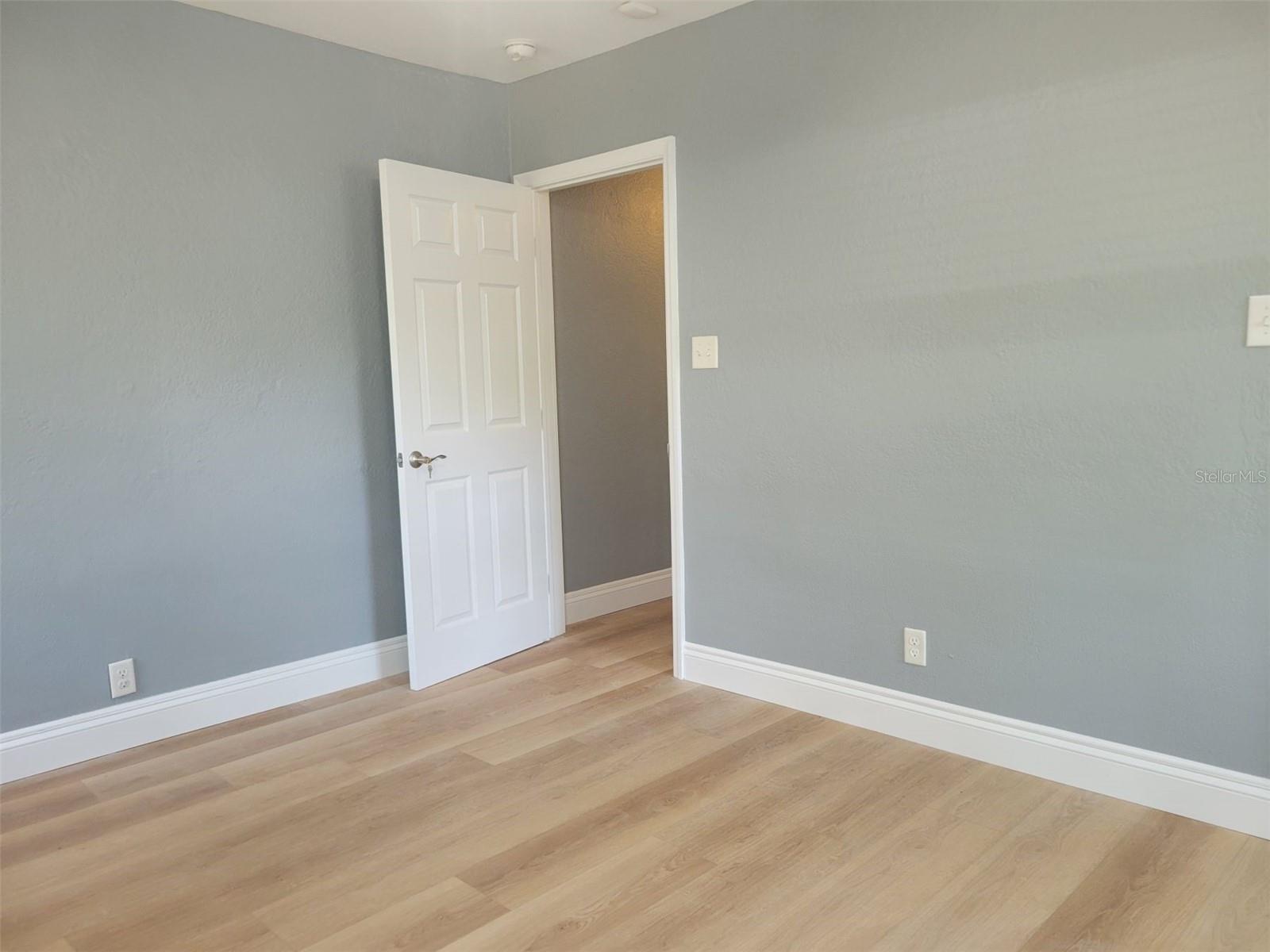 2912 W ALLINE AVE, TAMPA, FL, 33611