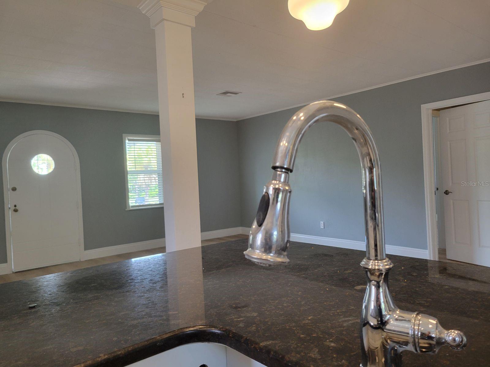 2912 W ALLINE AVE, TAMPA, FL, 33611