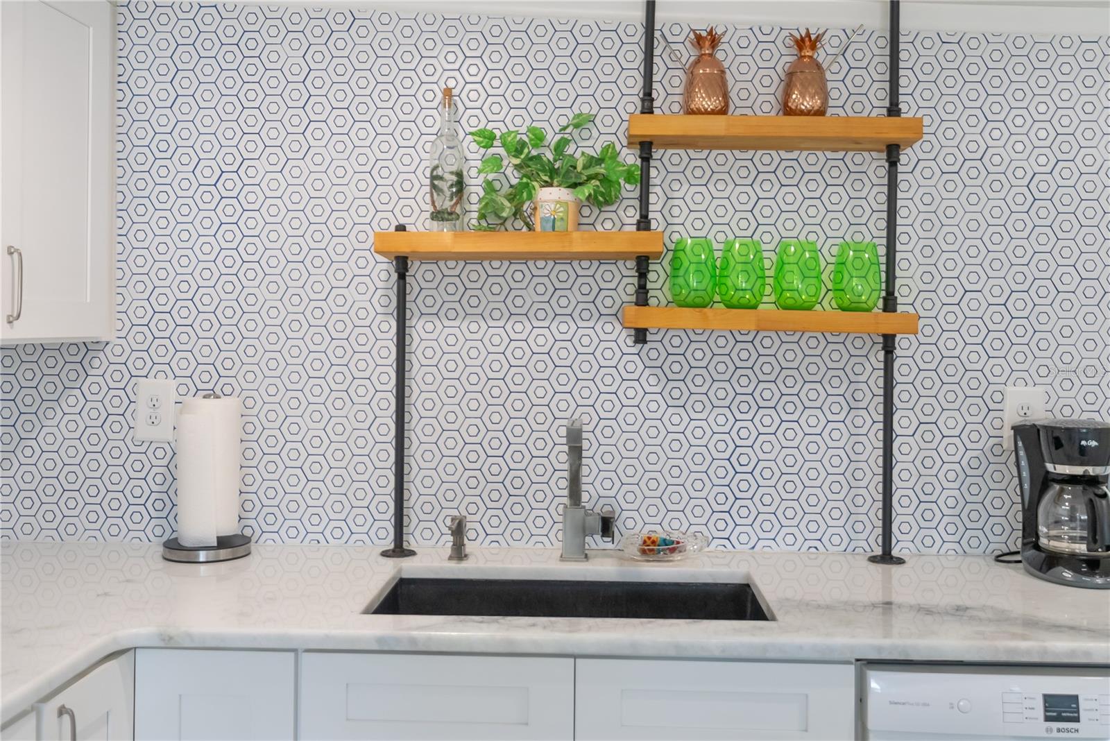 11 1ST ST E, NOKOMIS, FL, 34275