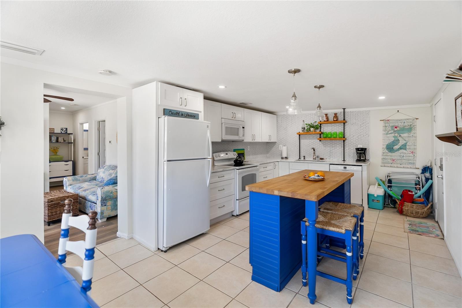 11 1ST ST E, NOKOMIS, FL, 34275