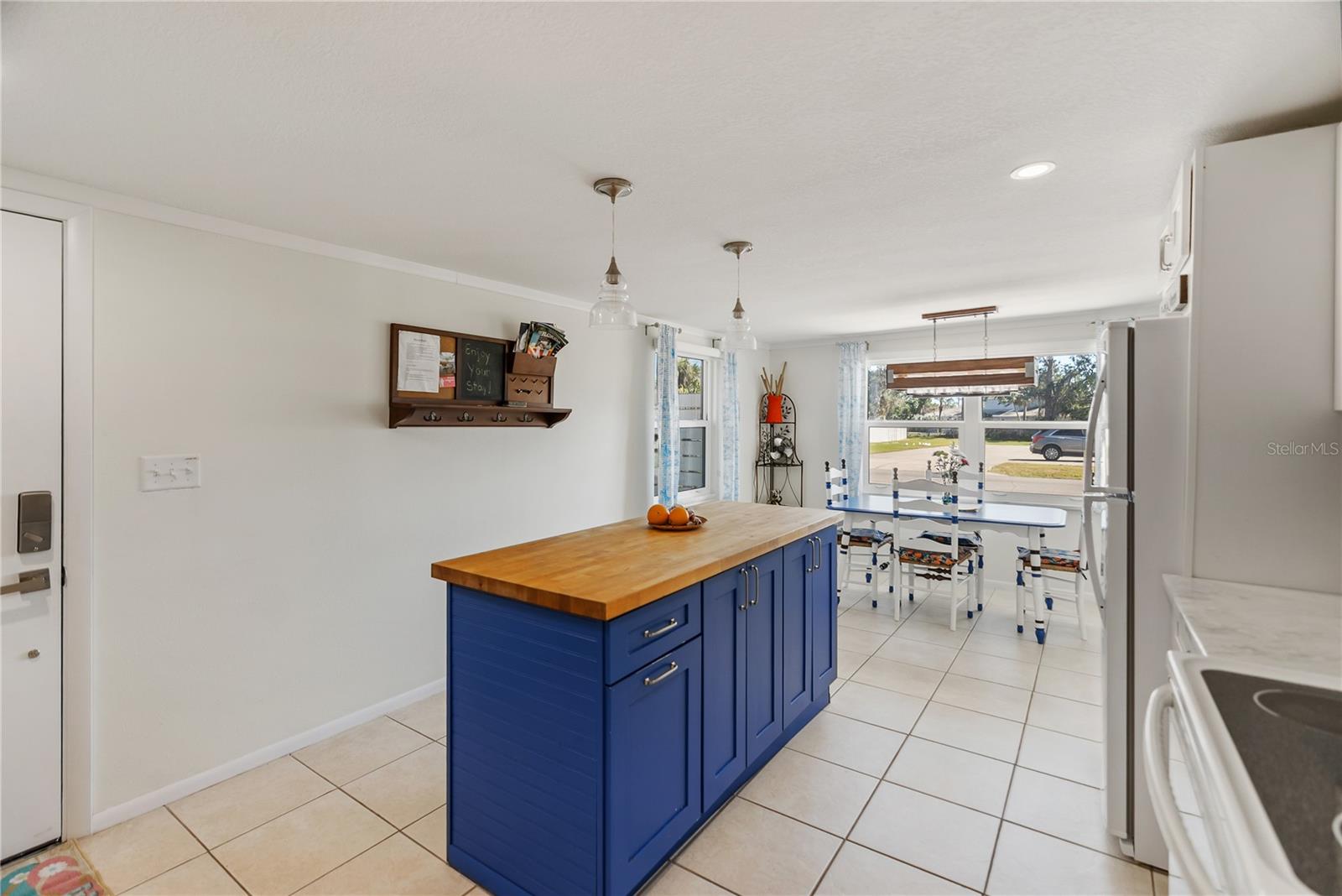 11 1ST ST E, NOKOMIS, FL, 34275