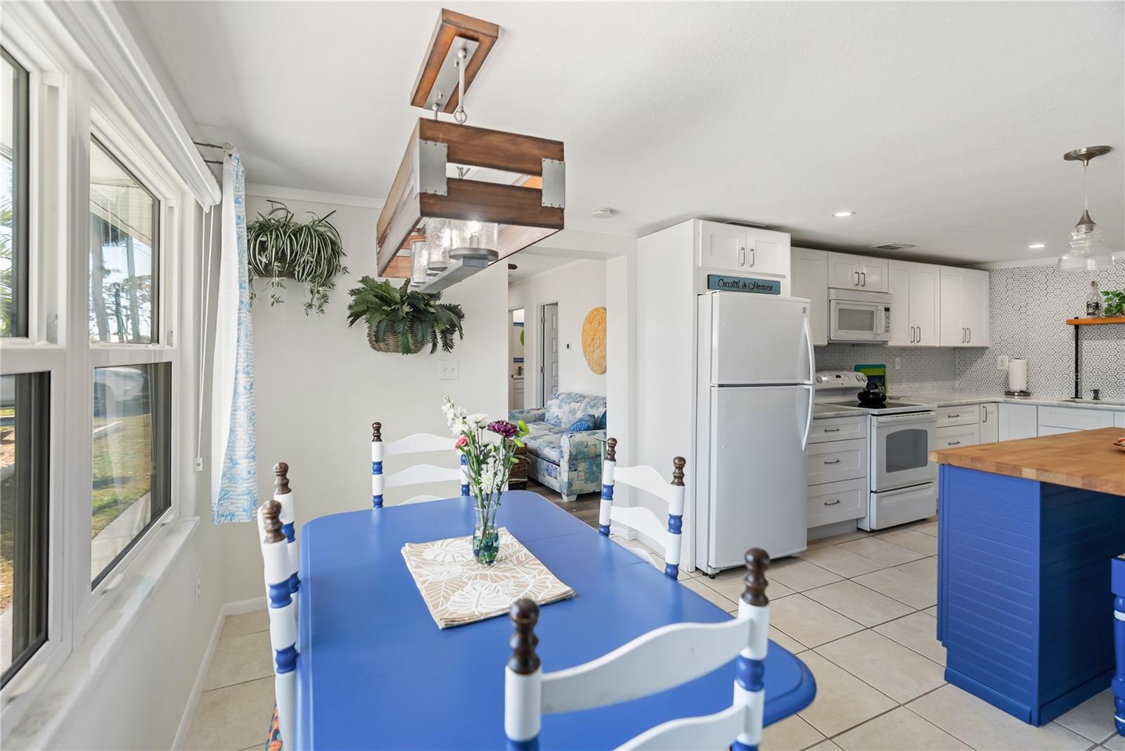 11 1ST ST E, NOKOMIS, FL, 34275