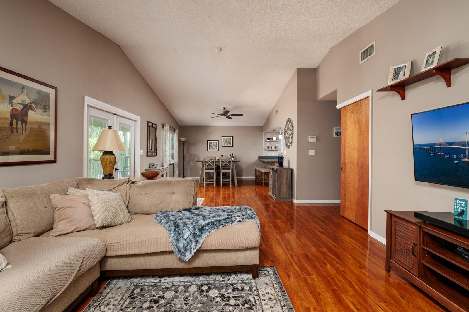 5600 LEE ST NE, ST PETERSBURG, FL, 33704