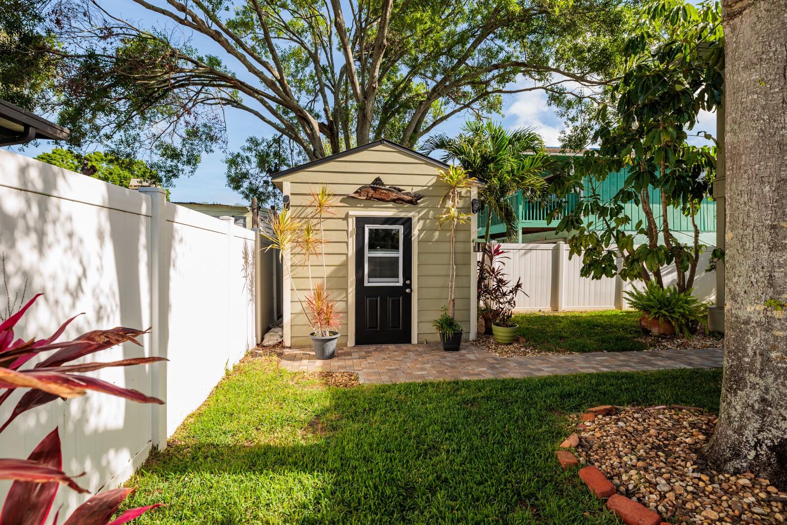 5600 LEE ST NE, ST PETERSBURG, FL, 33704