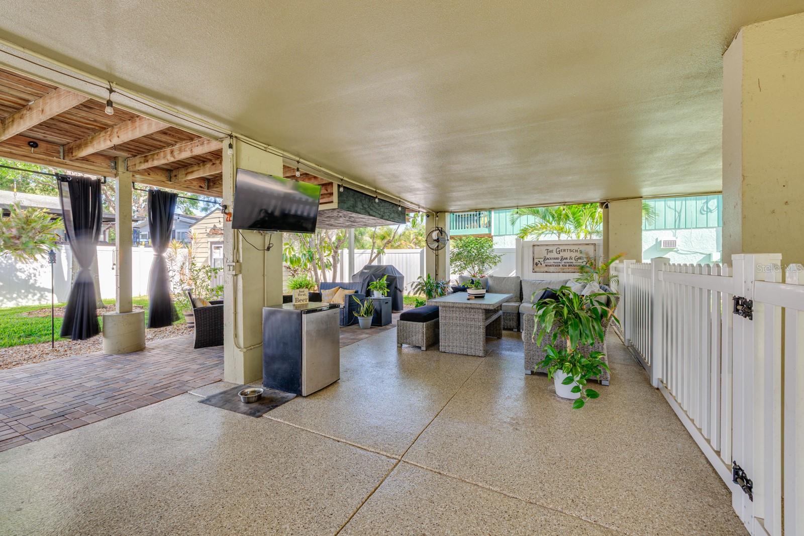 5600 LEE ST NE, ST PETERSBURG, FL, 33704