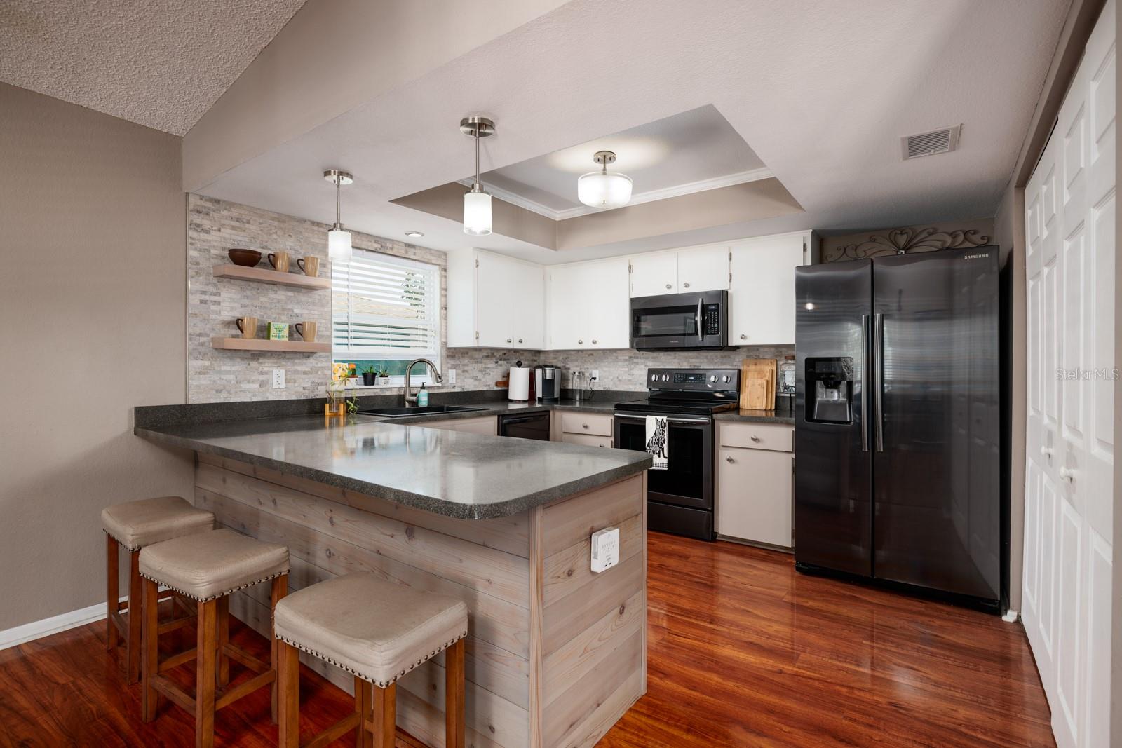 5600 LEE ST NE, ST PETERSBURG, FL, 33704