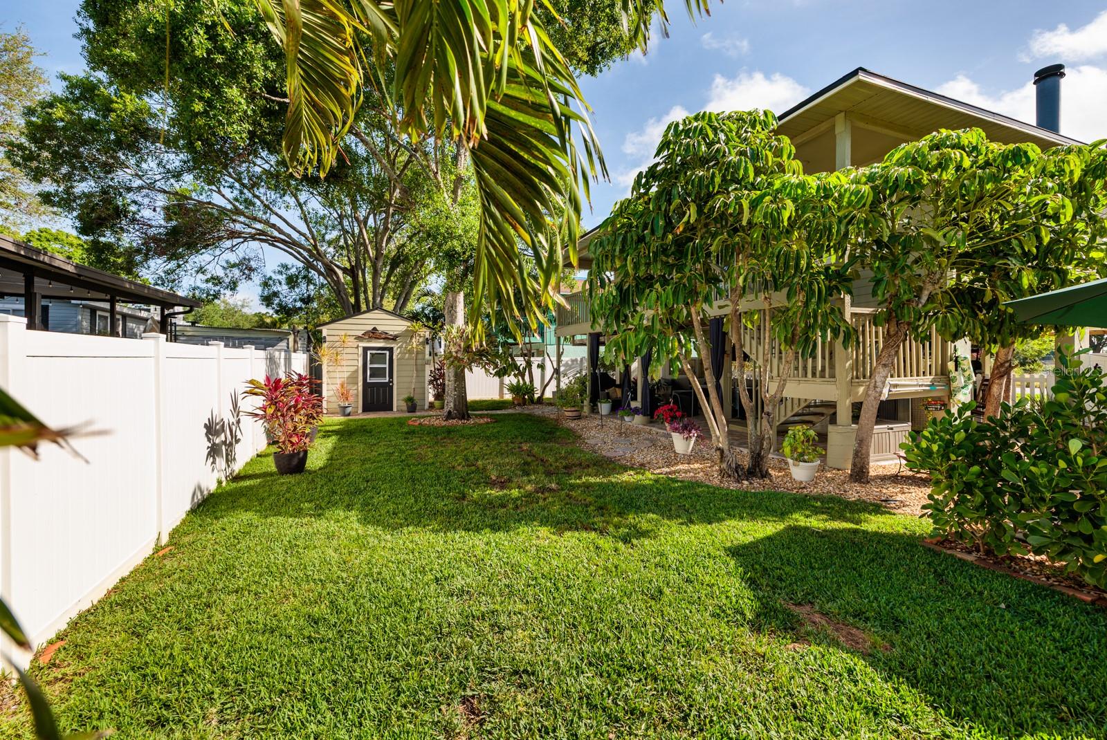 5600 LEE ST NE, ST PETERSBURG, FL, 33704