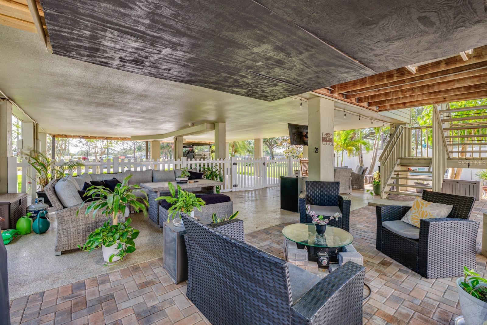 5600 LEE ST NE, ST PETERSBURG, FL, 33704