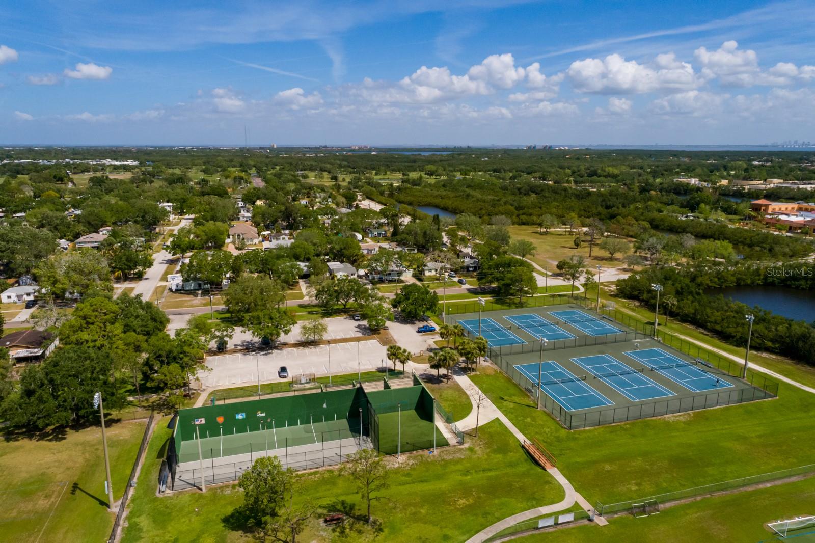 5600 LEE ST NE, ST PETERSBURG, FL, 33704