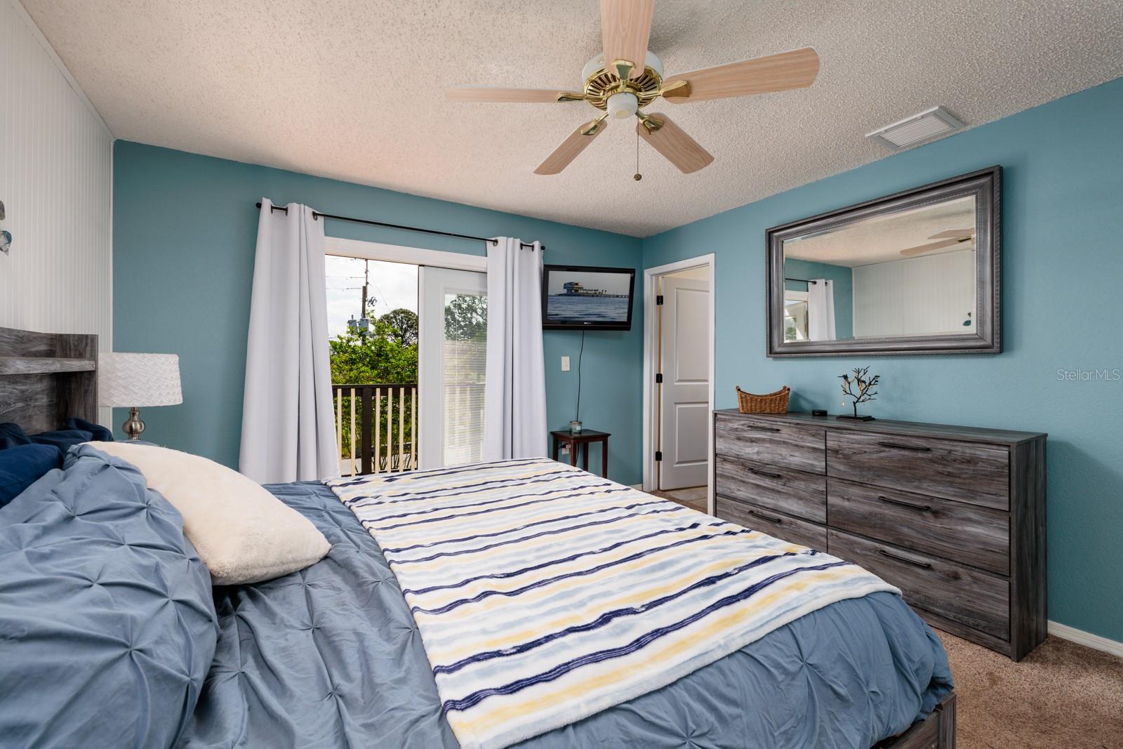 5600 LEE ST NE, ST PETERSBURG, FL, 33704