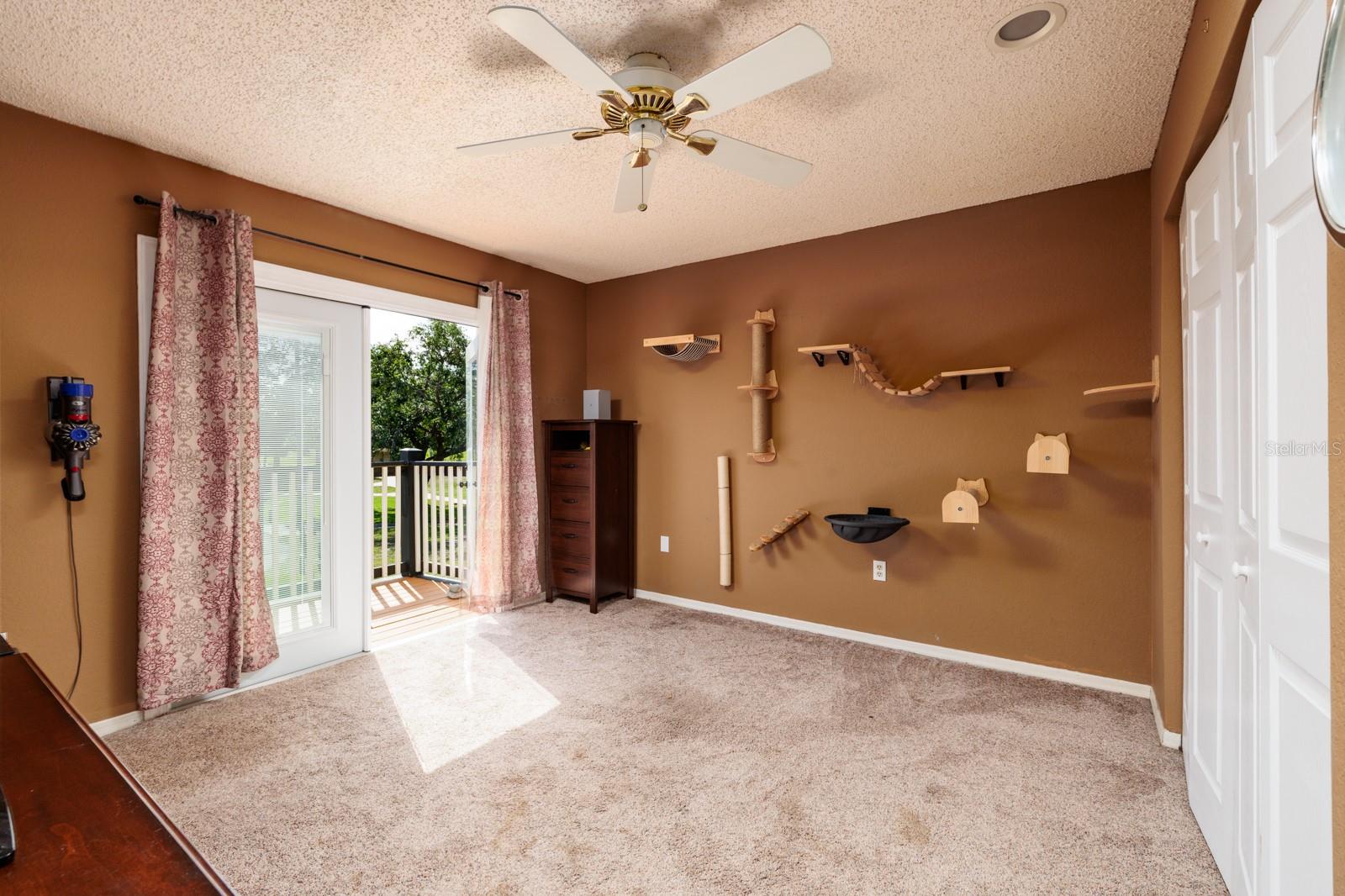 5600 LEE ST NE, ST PETERSBURG, FL, 33704