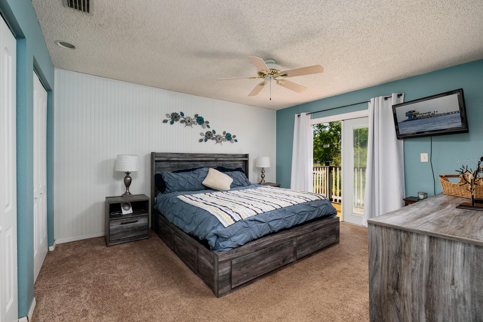 5600 LEE ST NE, ST PETERSBURG, FL, 33704