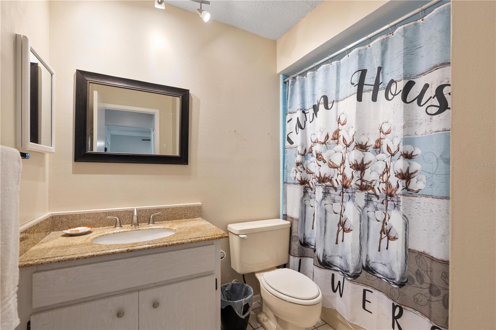 W7874068 Property Photo