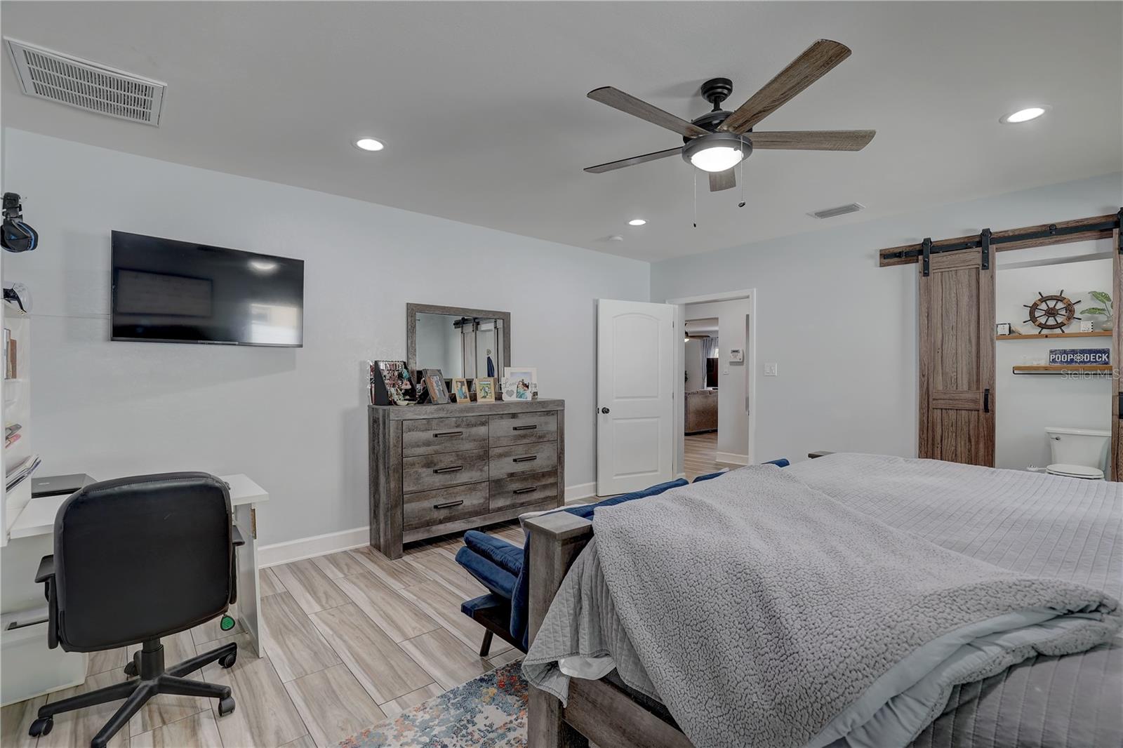 4715 71ST AVE N, PINELLAS PARK, FL, 33781