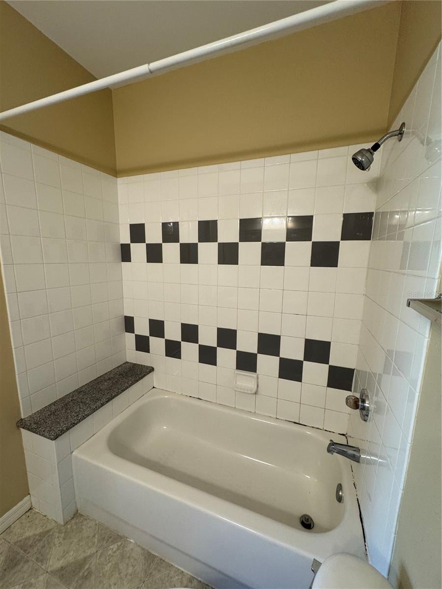 7605 PLANTATION CIR #n/a, UNIVERSITY PARK, FL, 34201