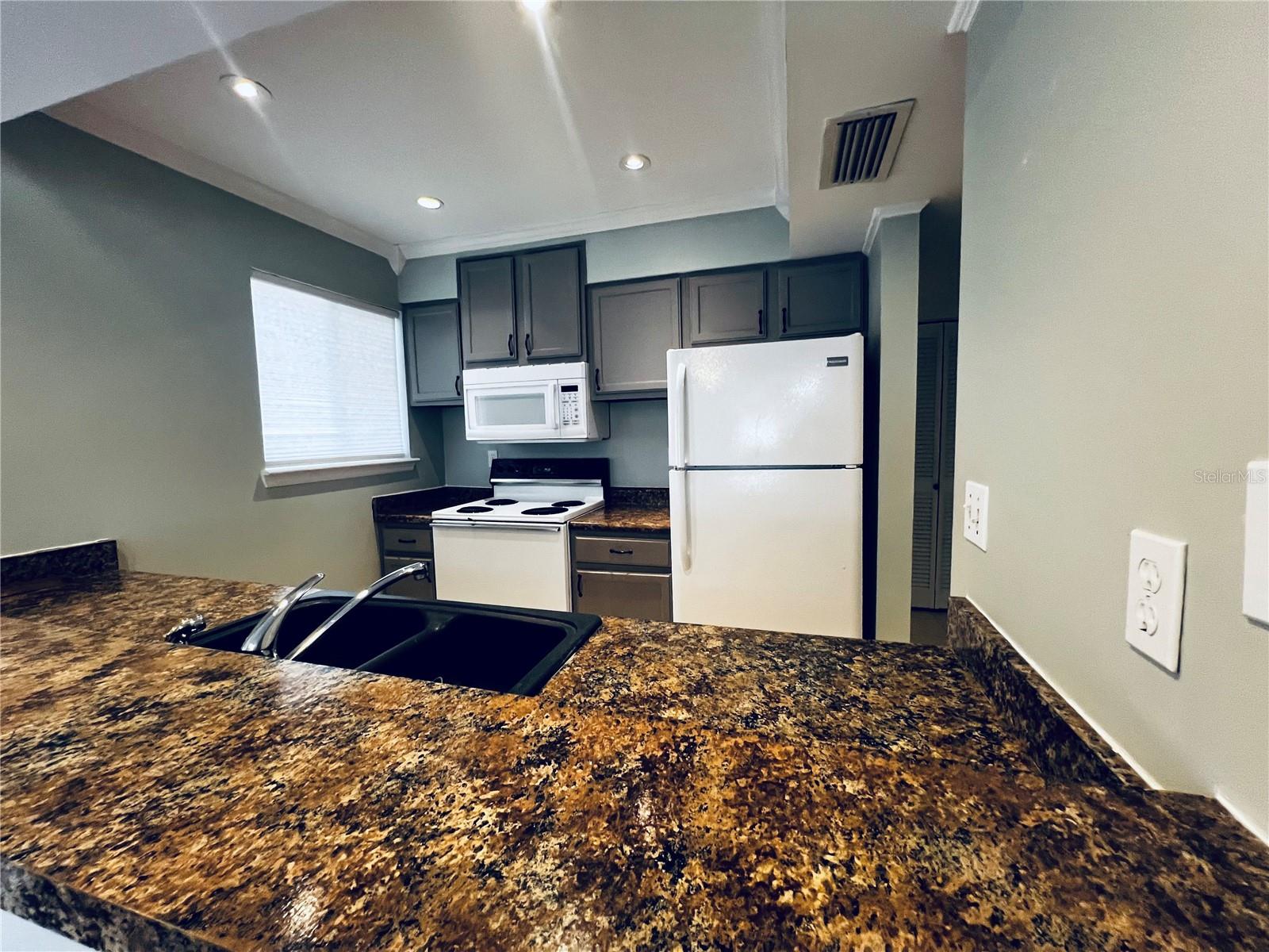 1404 OAK PL #D, APOPKA, FL, 32712