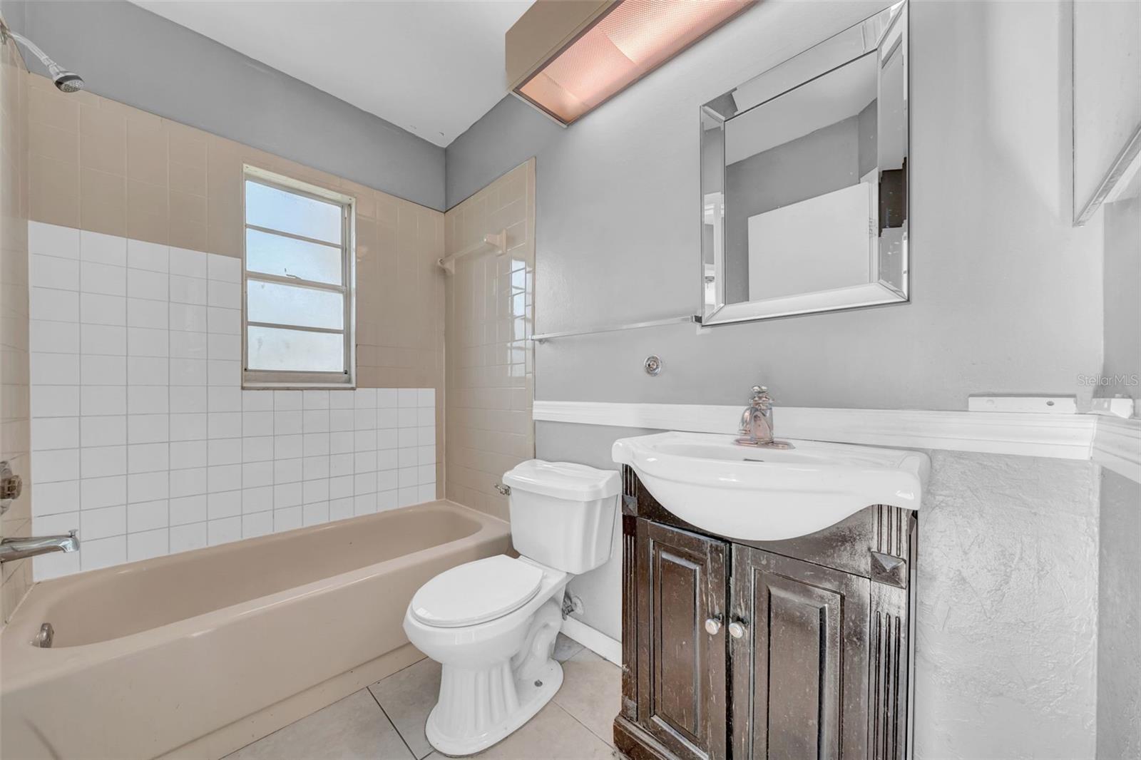 1929 CROWN PARK DR, VALRICO, FL, 33594