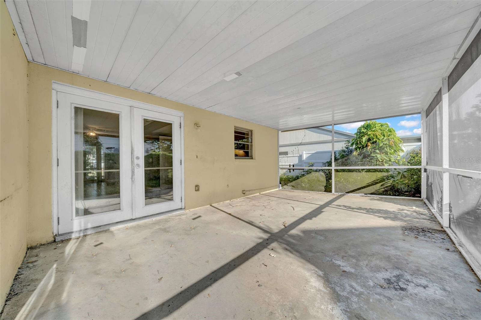 1929 CROWN PARK DR, VALRICO, FL, 33594