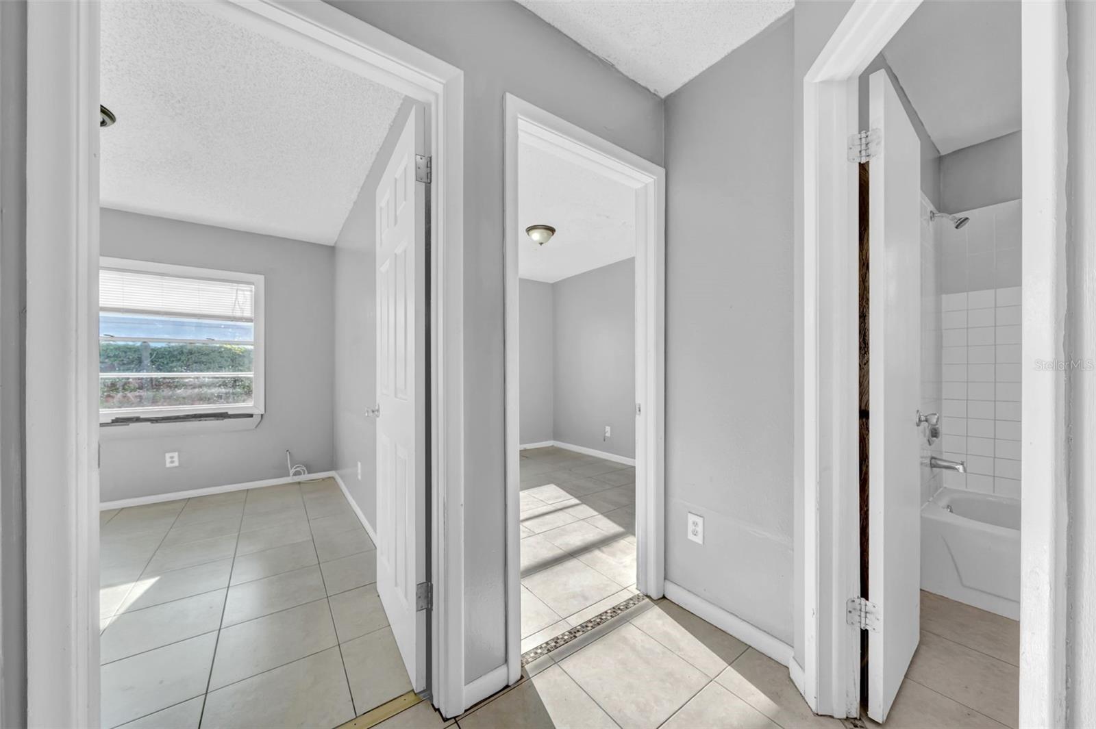 1929 CROWN PARK DR, VALRICO, FL, 33594