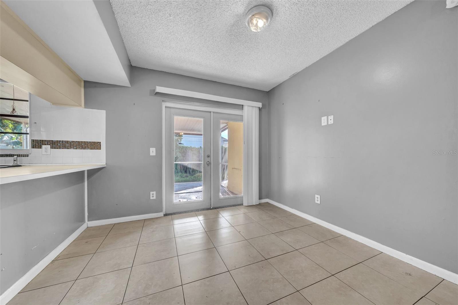 1929 CROWN PARK DR, VALRICO, FL, 33594