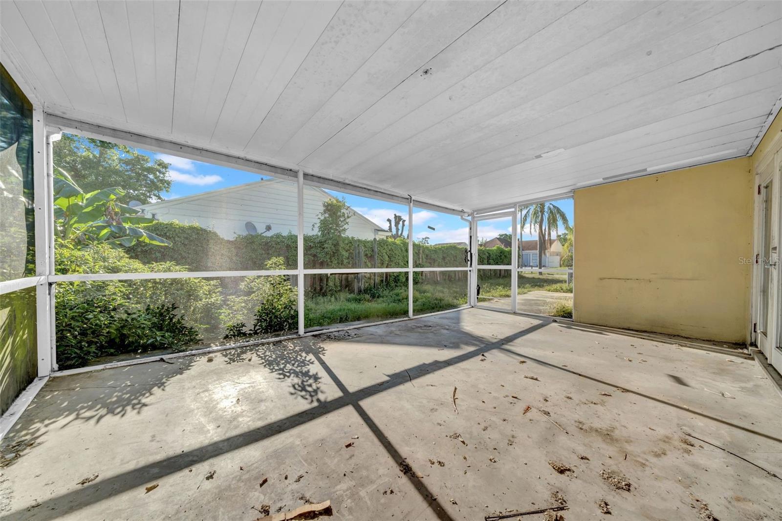 1929 CROWN PARK DR, VALRICO, FL, 33594