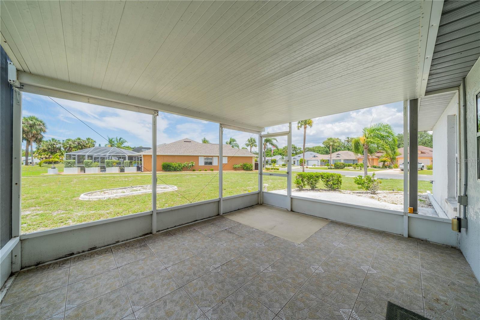 301 CALOOSA PALMS CT, SUN CITY CENTER, FL, 33573