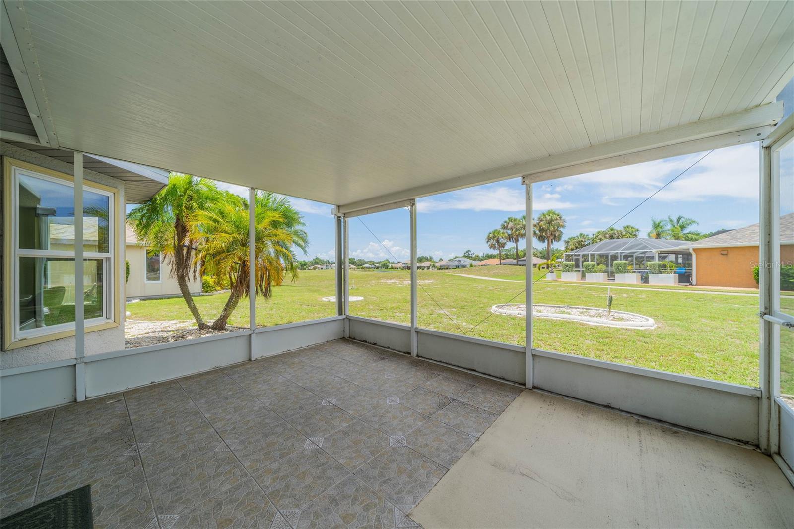 301 CALOOSA PALMS CT, SUN CITY CENTER, FL, 33573