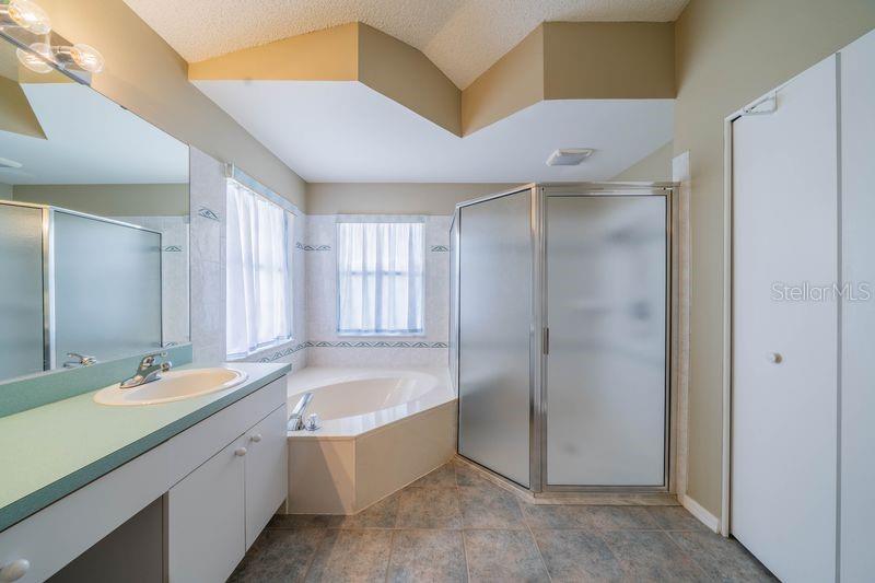 301 CALOOSA PALMS CT, SUN CITY CENTER, FL, 33573